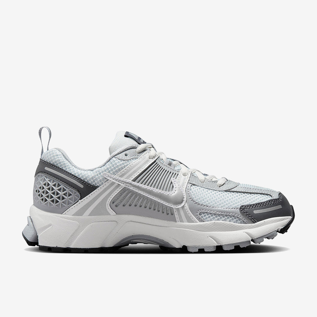 Nike Sportswear Older Kids Vomero 5 (GS)