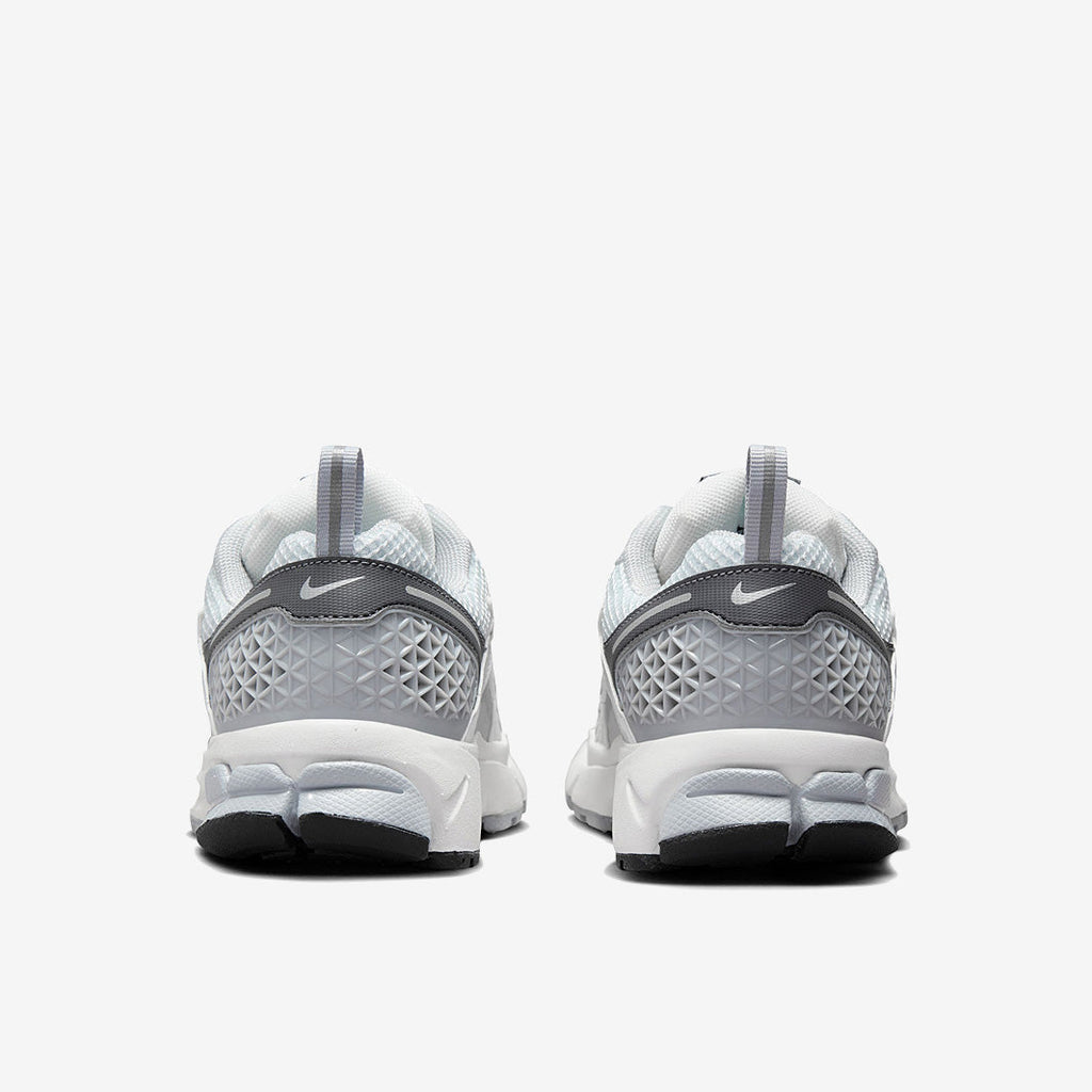 Nike Sportswear Older Kids Vomero 5 (GS)