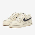 Nike Sportswear Older Kids Air Force 1 LV8 (GS)