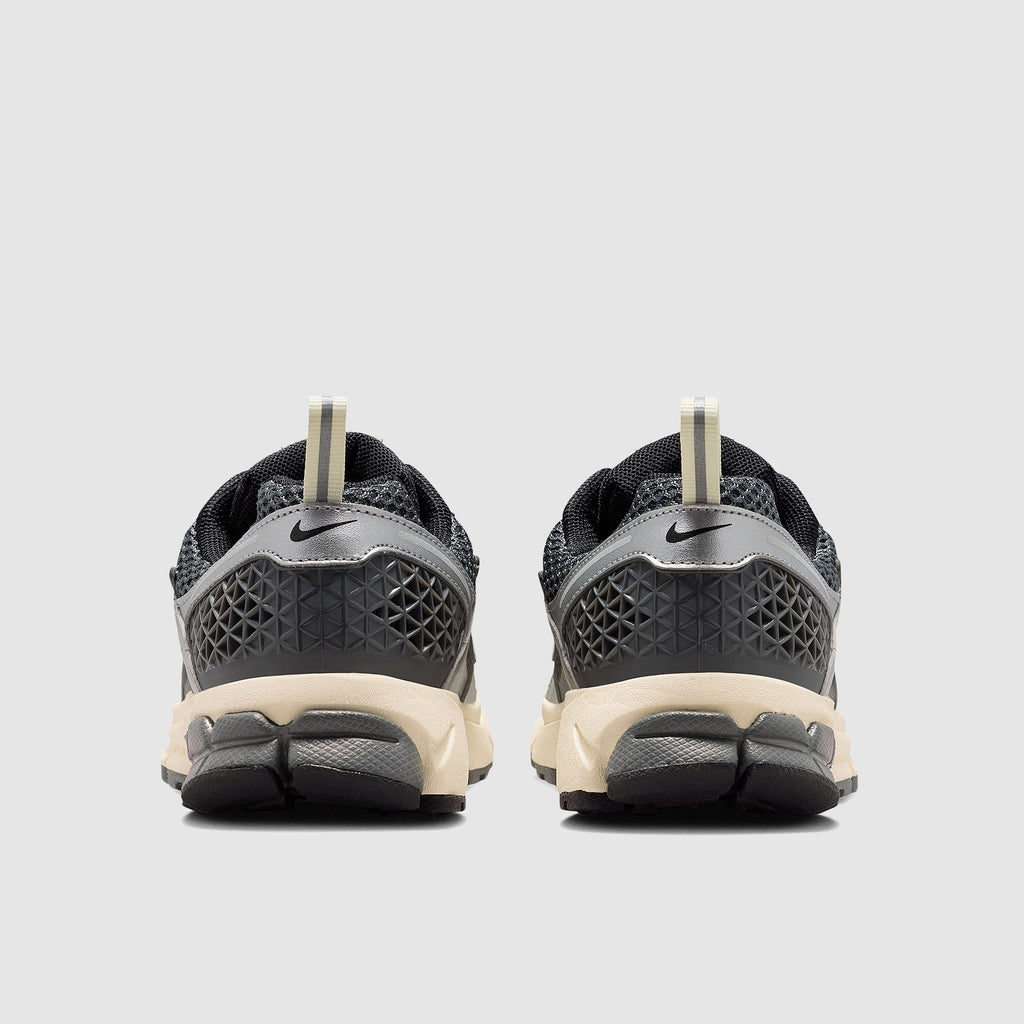 Nike Sportswear Older Kids Vomero 5 (GS)