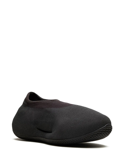 adidas Yeezy Knit Rnr ?ade Onyx?Sneakers — Black — Size US M 3.5 - US W 5 — Side View