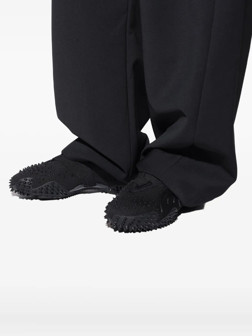 PUMA Logo-Detailing — Black — Size US M 3.5 - US W 5 — Detail View