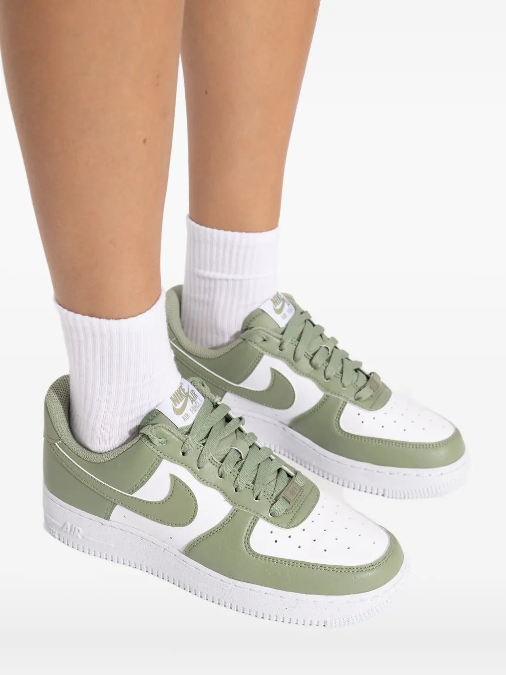Nike Lace-Up Fastening — Green — Size US M 3.5 - US W 5 — Detail View