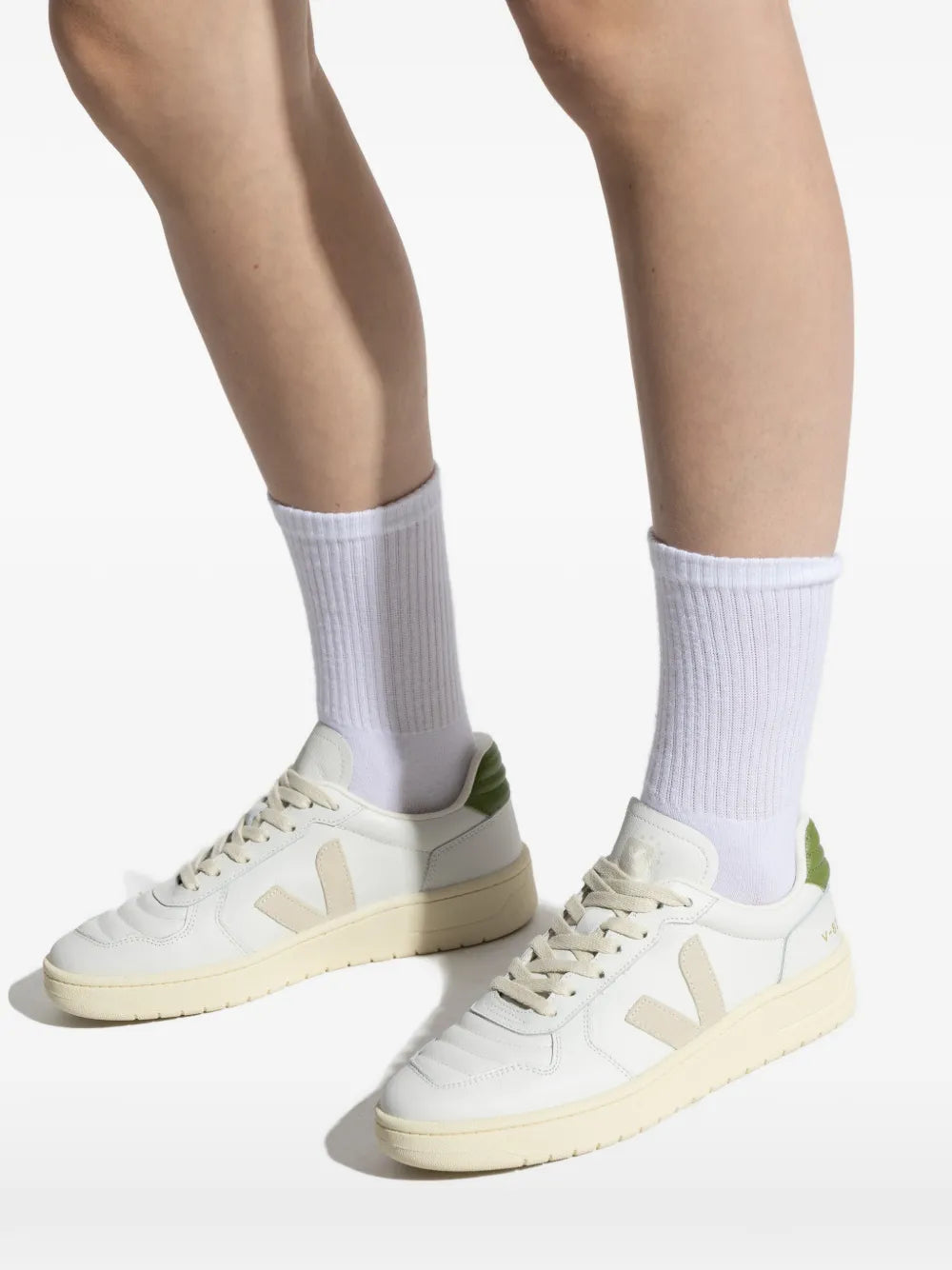 VEJA V-82 Ii Logo-Detailed — White — Size US M 3.5 - US W 5 — Detail View