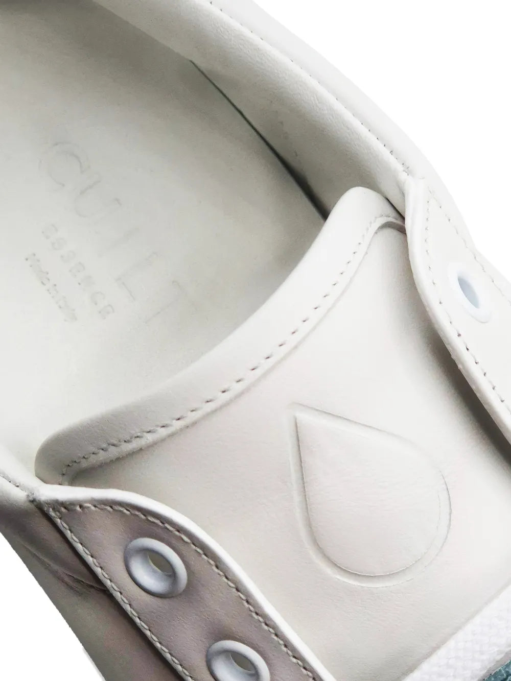 CU | LT ESSENCE Lace-Up Leather — Off White — Size US M 3.5 - US W 5 — Detail View